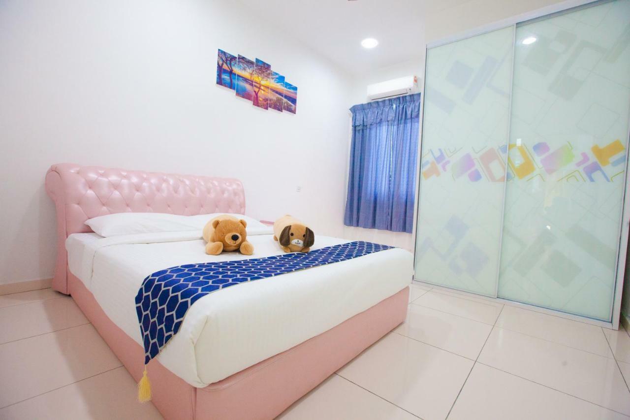The Only Sea View In Town Villa Kuah Exterior photo